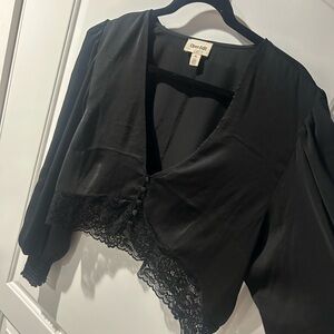 Black Lace Trim Cropped Blouse